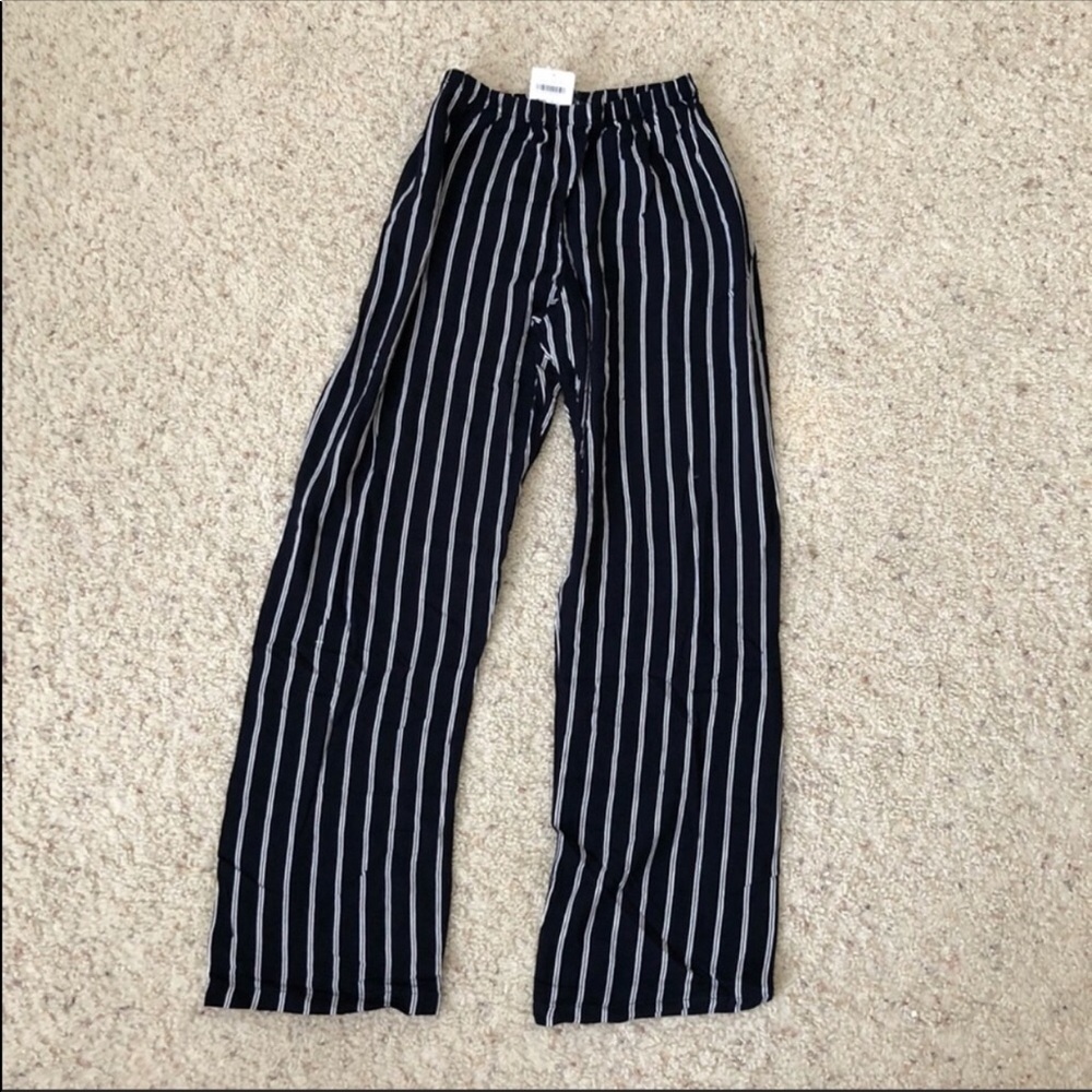 Brandy Melville Frankie Pant - Picture 2 of 2
